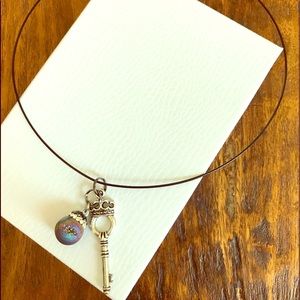 Key & Geode choker necklace